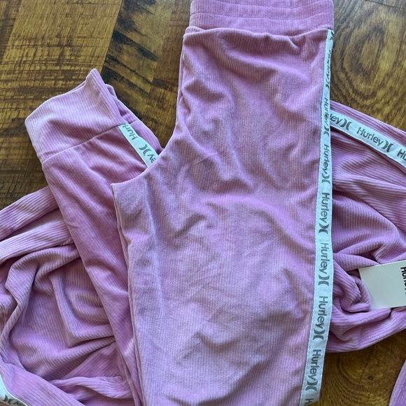 Hurley Velour sweatsuit 💕 - Picture 4 of 6